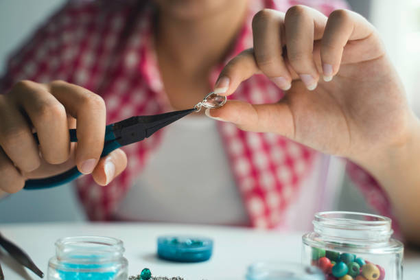 Pre-tied bracelet kits for total beginners